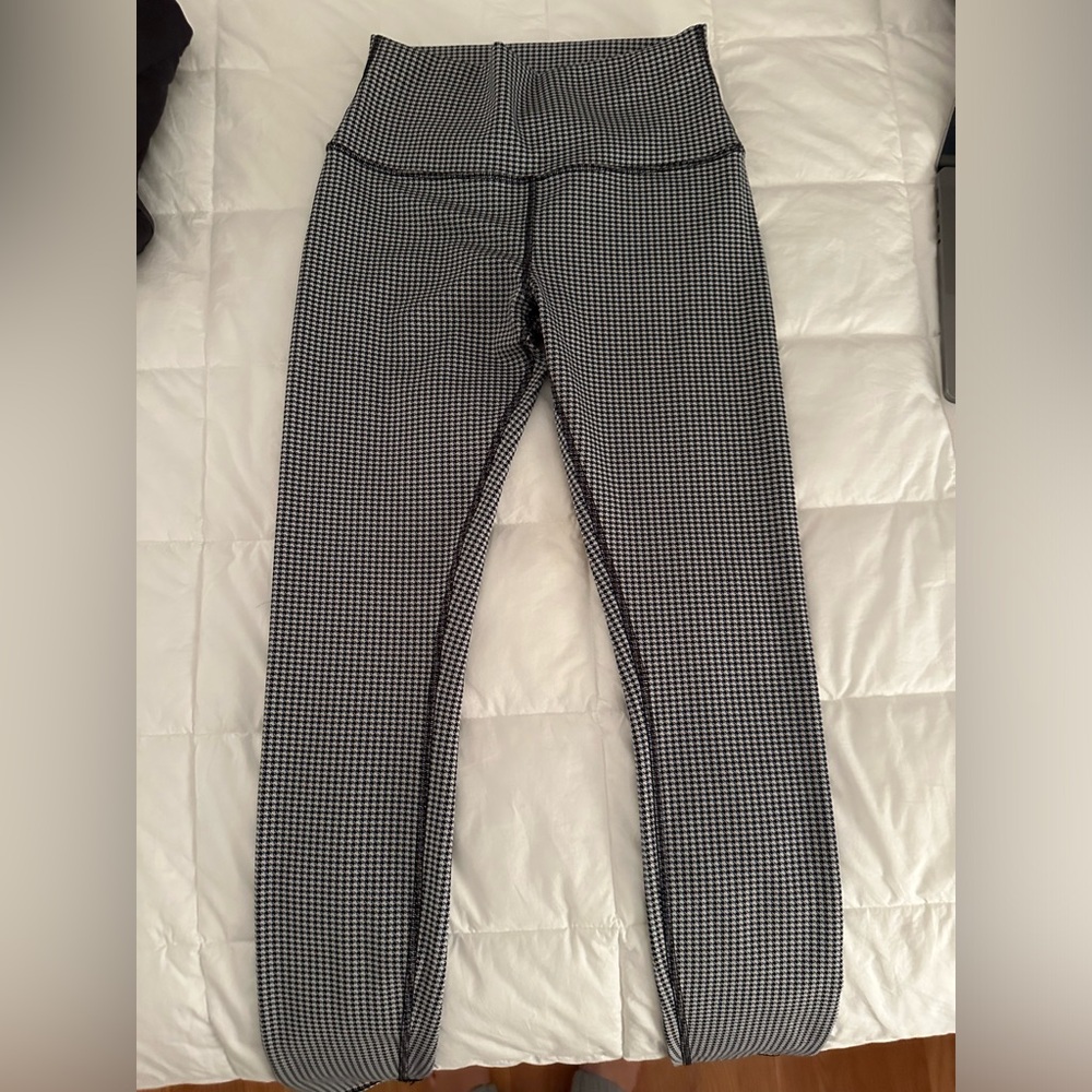 ALO Yoga Black and White Checkered Leggings